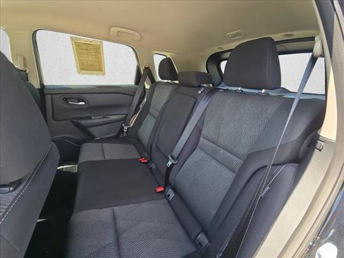 Used 2025 Nissan Rogue SV FWD image 18