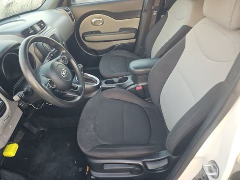 Used 2017 Kia Soul image 6
