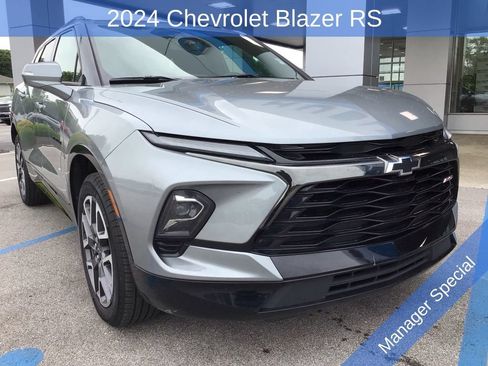 Used 2024 Chevrolet Blazer RS w/ LPO, Floor Liner Package FWD image 3