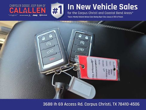 Used 2024 Jeep Grand Cherokee L Altitude AWD/4WD image 28