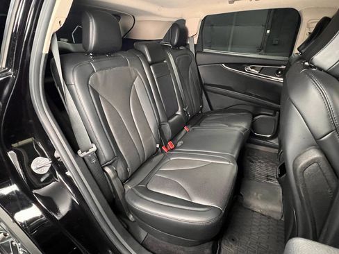 Used 2023 Lincoln Nautilus Reserve w/ Luxury Package AWD/4WD image 12