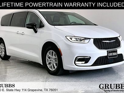 Used 2024 Chrysler Pacifica Touring-L