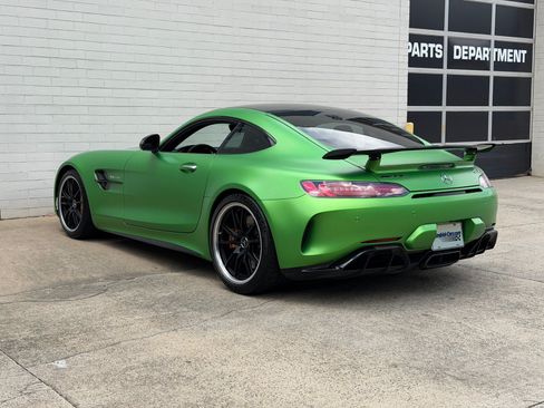 Used 2018 Mercedes-Benz AMG GT R image 5
