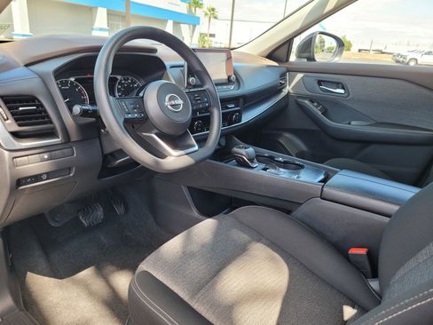 Used 2023 Nissan Rogue SV FWD image 9
