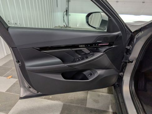 Used 2024 BMW 530i xDrive image 13