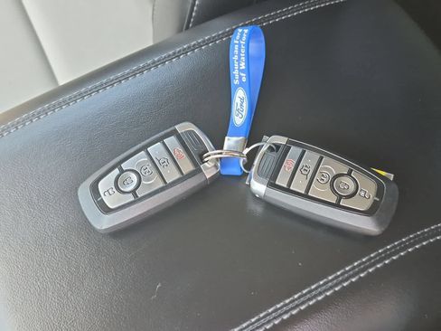 Used 2024 Ford Explorer XLT w/ Equipment Group 202A AWD/4WD image 36