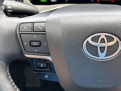 Used 2025 Toyota Camry XLE FWD image 15