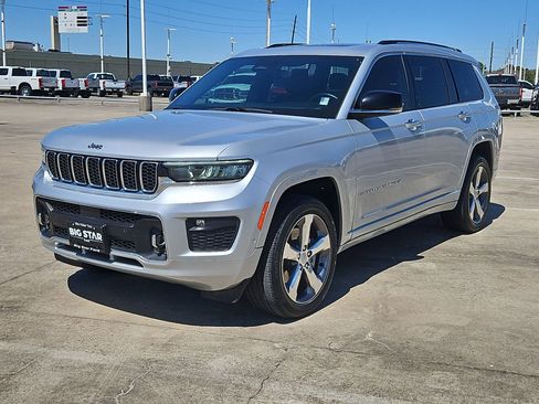 Used 2021 Jeep Grand Cherokee L Overland w/ Luxury Tech Group IV AWD/4WD image 8