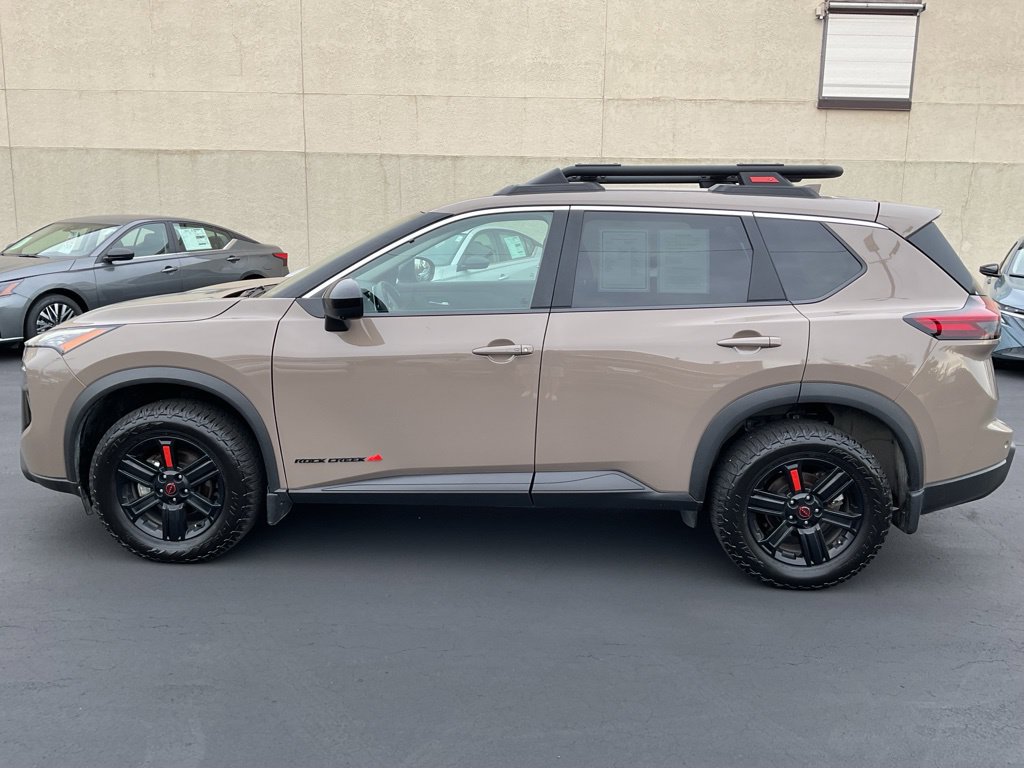 Used 2025 Nissan Rogue SV AWD/4WD image 8