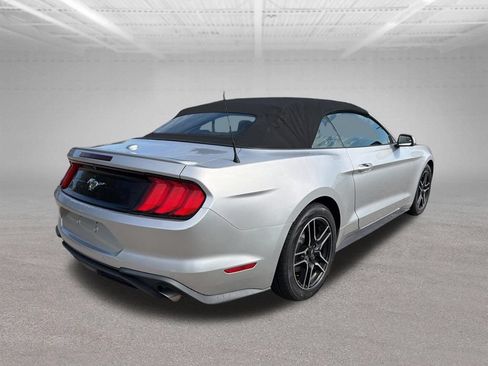 Used 2018 Ford Mustang Premium RWD image 7