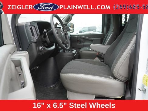 Used 2024 GMC Savana 2500 w/ Driver Convenience Package RWD image 11