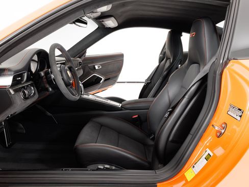 Used 2018 Porsche 911 GT3 RWD image 15