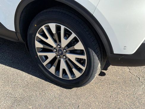 Used 2020 Ford Escape Titanium image 8