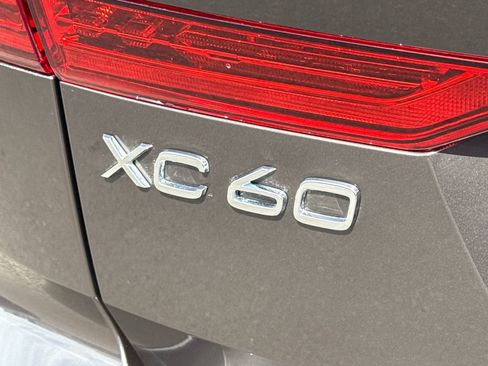 Used 2023 Volvo XC60 B5 Ultimate w/ Climate Package AWD/4WD image 11