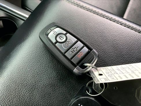 Used 2022 Ford F150 Lariat w/ Equipment Group 502A High image 14