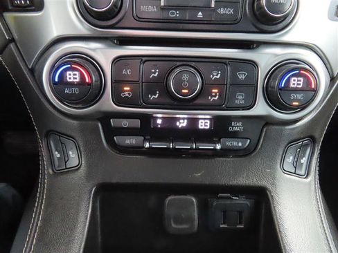 Used 2020 Chevrolet Suburban LT AWD/4WD image 23