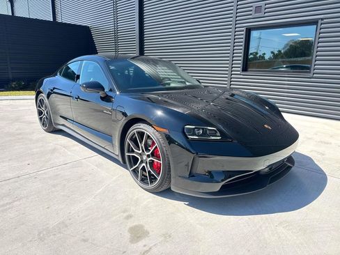 Used 2025 Porsche Taycan 4S image 9