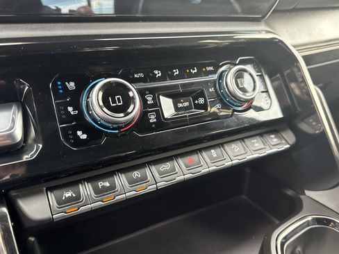 Used 2024 GMC Sierra 1500 AT4X image 17