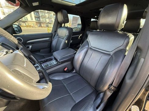Used 2020 Land Rover Discovery Landmark AWD/4WD image 14