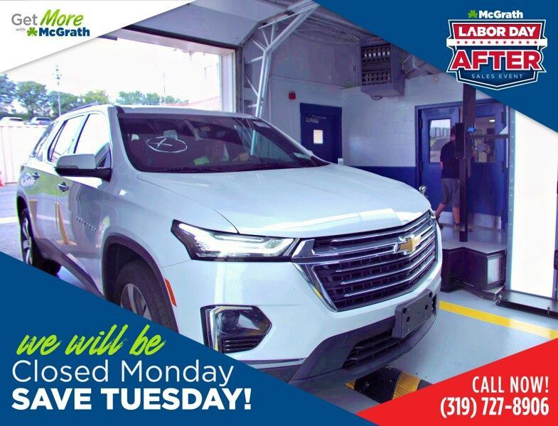 Used 2023 Chevrolet Traverse LT w/ LT Premium Package AWD/4WD image 1