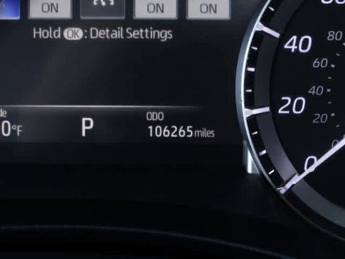 Certified 2022 Toyota Highlander XLE image 25