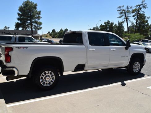 Used 2022 Chevrolet Silverado 3500 LT w/ Convenience Package AWD/4WD image 6