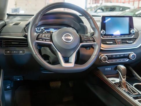 Certified 2025 Nissan Altima 2.5 SR image 15