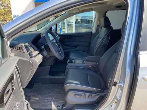 New 2026 Honda Odyssey Touring image 14