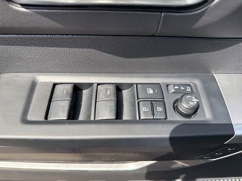 Used 2025 Toyota Tundra Platinum AWD/4WD image 27