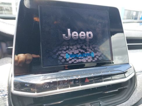 Used 2026 Jeep Compass Latitude AWD/4WD image 7