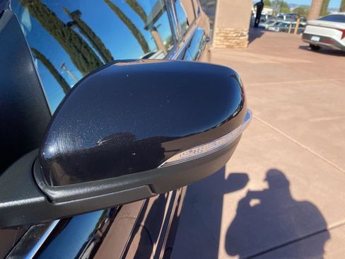 Certified 2022 Ford Edge Titanium image 4