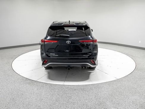 Used 2021 Toyota Highlander XSE AWD/4WD image 35