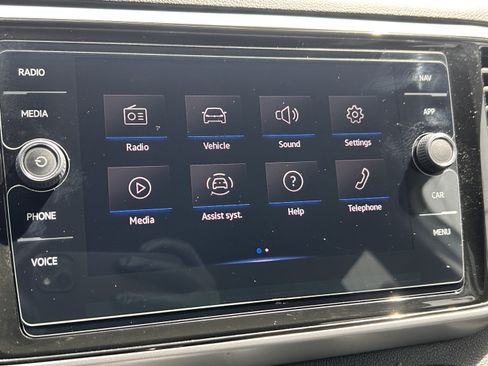 Used 2021 Volkswagen Atlas Cross Sport SEL R-Line FWD image 18