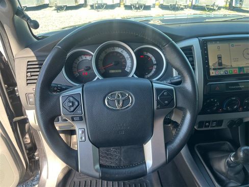Used 2015 Toyota Tacoma 4x4 Double Cab w/ SR5 Package image 17
