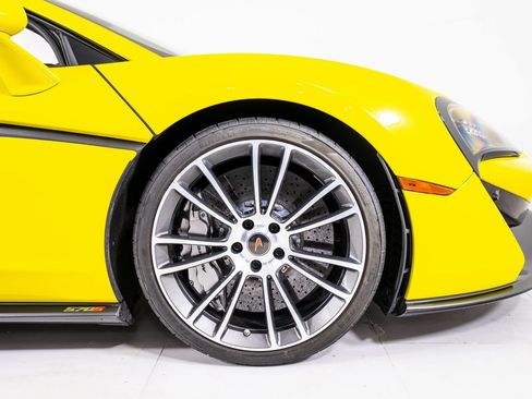 Used 2018 McLaren 570S Spider image 18