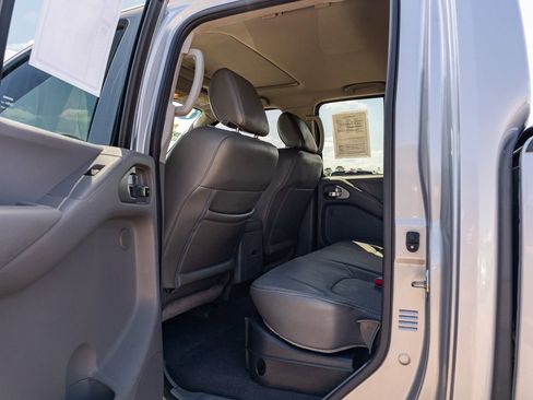 Used 2019 Nissan Frontier SL RWD image 17