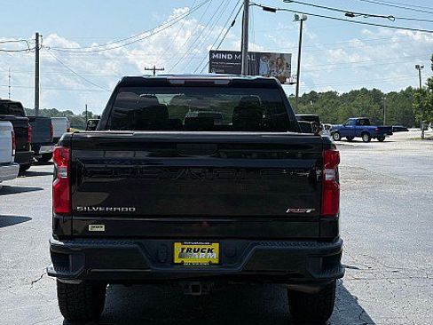 Used 2020 Chevrolet Silverado 1500 RST w/ RST Value Package AWD/4WD image 3