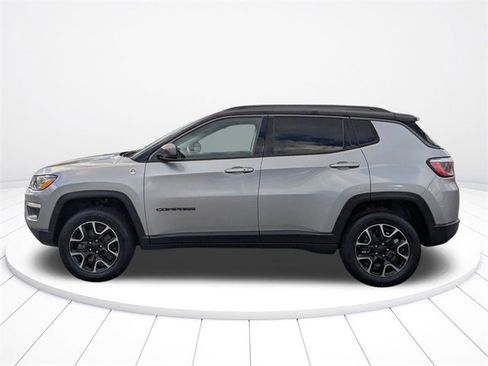 Used 2020 Jeep Compass Trailhawk image 15