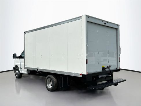 New 2024 Chevrolet Express 4500 w/ Power Convenience Package image 5