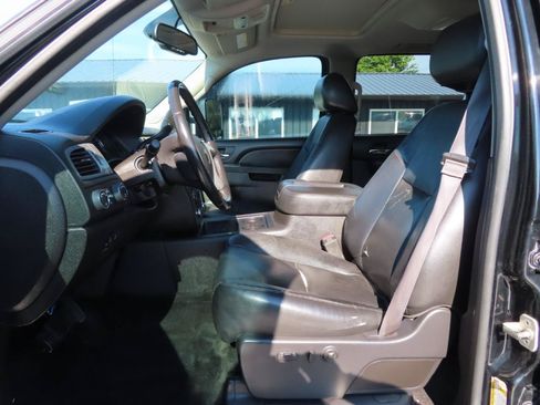 Used 2014 Chevrolet Silverado 3500 LTZ w/ LTZ Plus Package AWD/4WD image 23