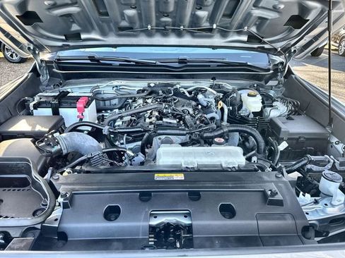 Used 2024 Toyota Tacoma SR5 w/ SR5 Upgrade Package image 33