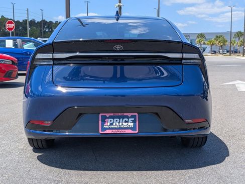Used 2024 Toyota Prius Prime FWD image 10