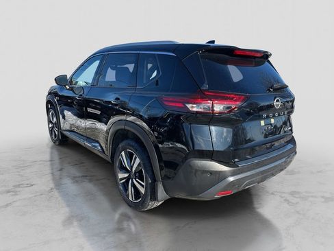 Used 2023 Nissan Rogue SL image 3