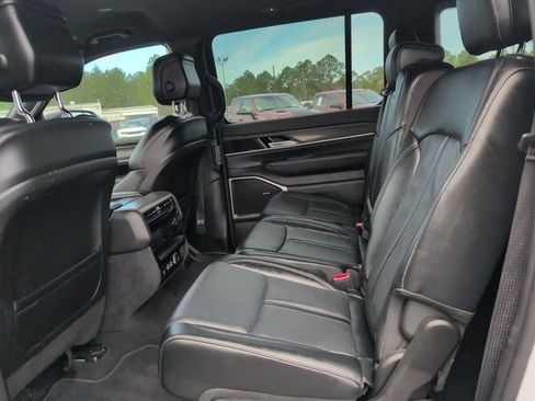 Used 2024 Jeep Wagoneer Series II w/ Flexible Seating Group RWD image 27