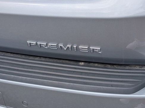 Used 2024 Chevrolet Suburban Premier RWD image 34