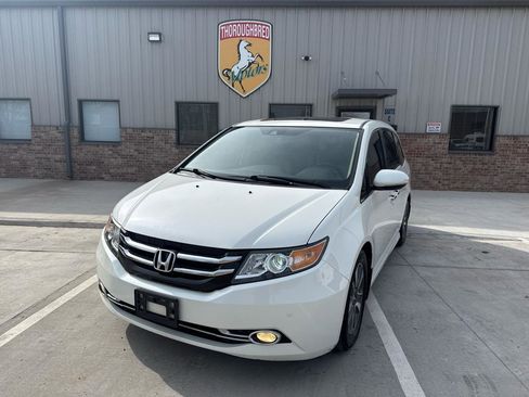 Used 2014 Honda Odyssey Touring image 3