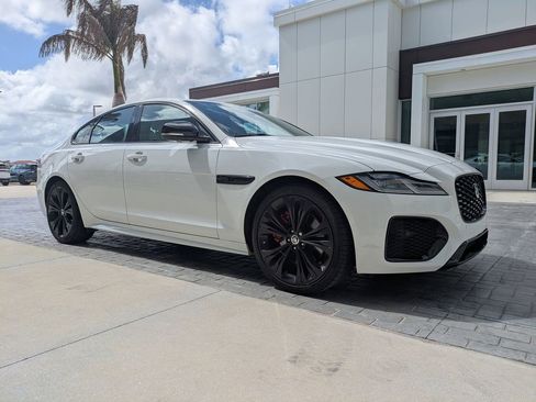 Used 2024 Jaguar XF R-Dynamic SE AWD/4WD image 3