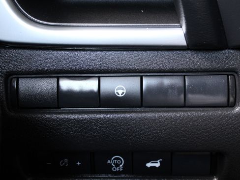 Used 2025 Nissan Rogue SV AWD/4WD image 22