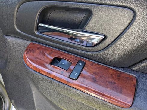 Used 2014 GMC Yukon SLE image 34