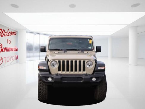 Used 2022 Jeep Wrangler Unlimited Sport image 4
